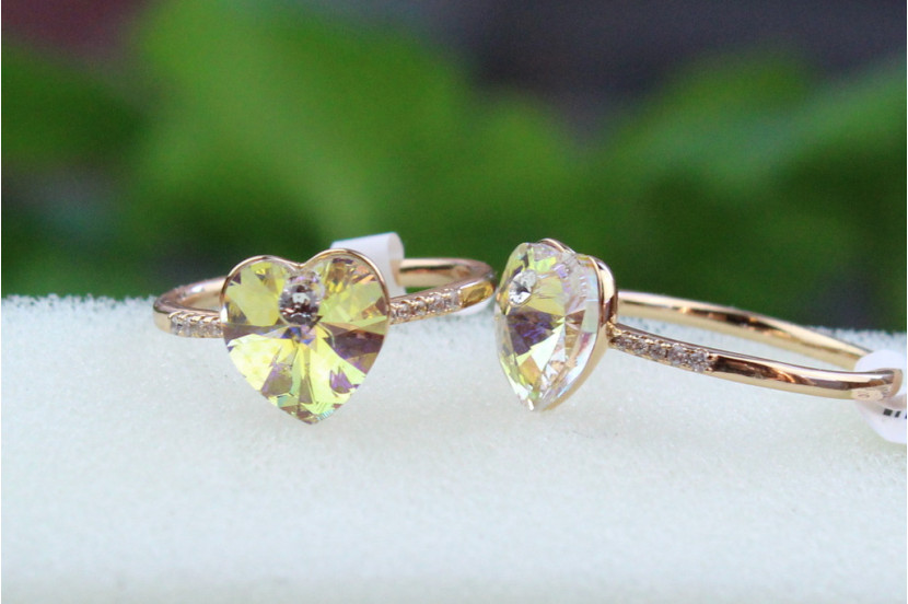 Кільце Xuping Jewelry сердечко Сваровскі біле хамелеон р 19 золотисте