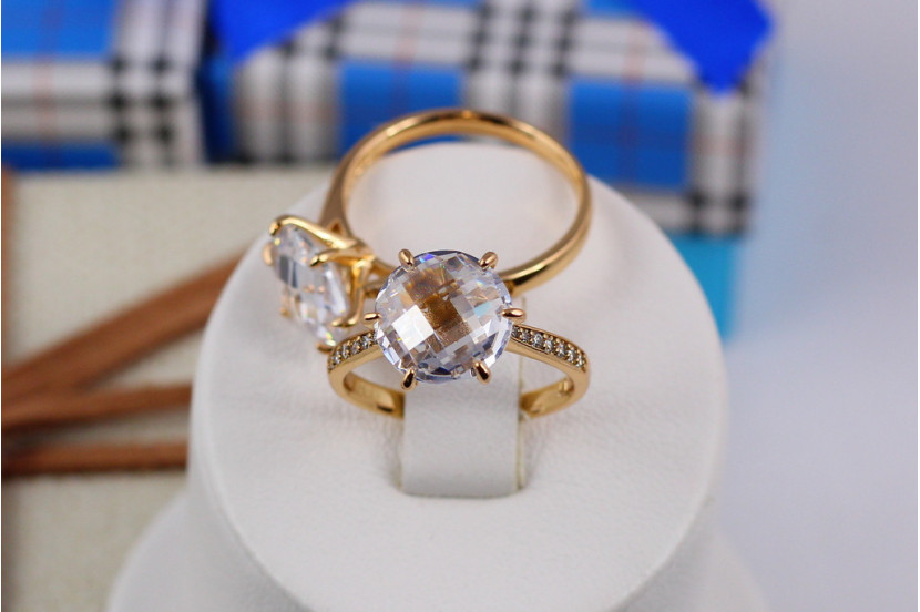 Кільце Xuping Jewelry тонке з білим фіанітом 11 мм на шість кріплень р 18 золотисте
