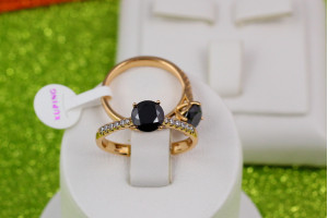 Кільце Xuping Jewelry чорний фіаніт з боків білі камені р 20 золотисте