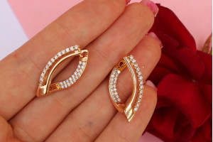 Сережки Xuping Jewelry літерою Про з камінням 2.5 см золотисті
