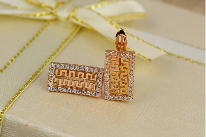 Сережки Xuping Jewelry з грецьким візерунком прямокутні 1,8 см золотисті