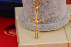 Хрестик Xuping Jewelry з різьбою на хресті 3,3 см золотистий