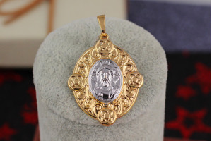 Ладанка Xuping Jewelry овальна з хвилястою окантовкою Ісус 3,5 см комбінована