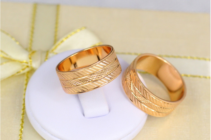 Обручка Xuping Jewelry гранована 8 мм 16,17,18,19 р золотиста 18