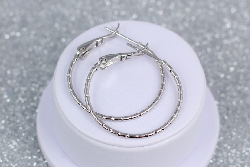 Сережки кільця Xuping Jewelry 2,5 см зі смужками сріблясті