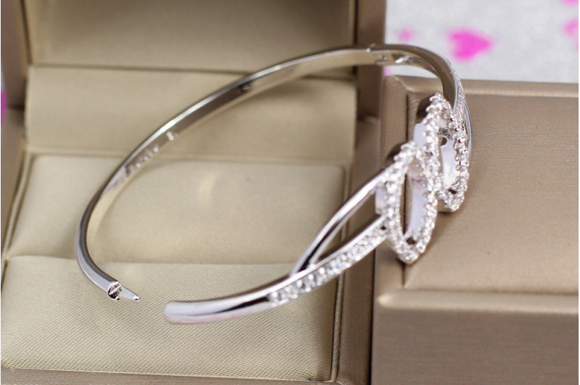Браслет бэнгл Xuping Jewelry дві миндалинки 57 мм15 мм на руку від 16 см до 18 см сріблястий