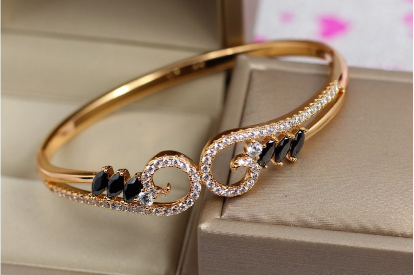 Браслет бэнгл Xuping Jewelry два завитка з чорними каменями 60 мм 12 мм на руку від 17 см до 19 см золотистий