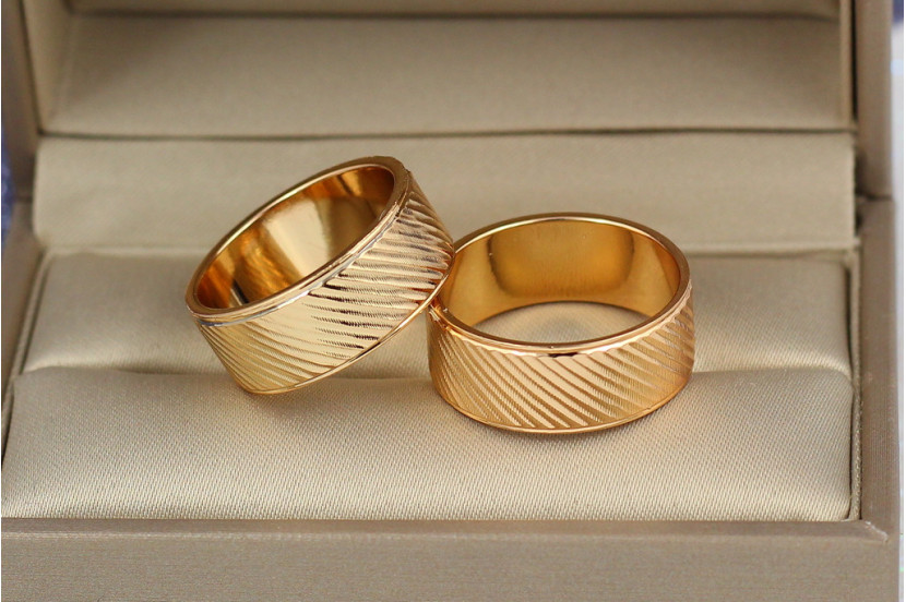 Обручка Xuping Jewelry малюнок коса смужка 8 мм р 16,17,18,19,22 золотиста 19
