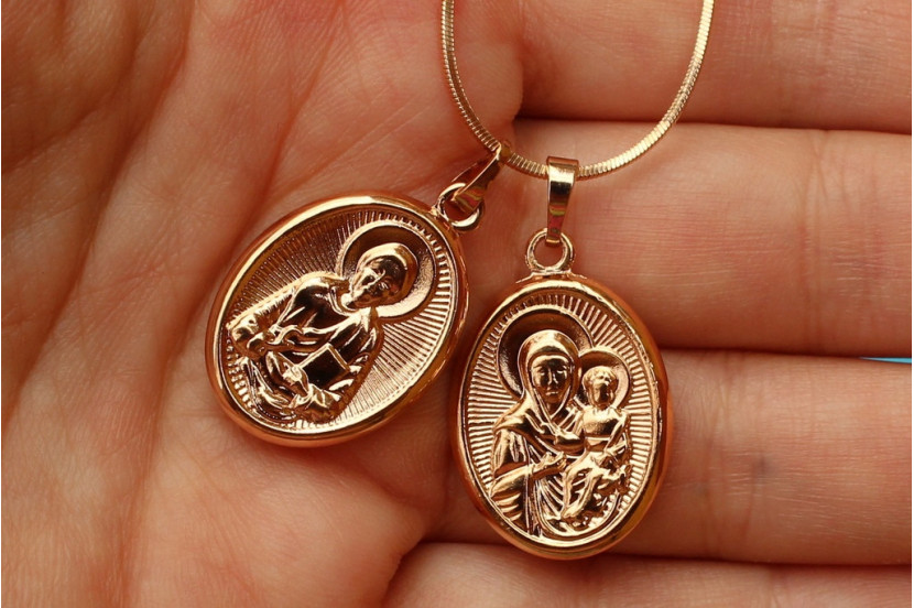 Ладанка Xuping Jewelry овальна Богородиця з немовлям двостороння 2 см золотиста