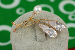 Брошка Xuping Jewelry гілочка з двома каменями та перлами золотиста