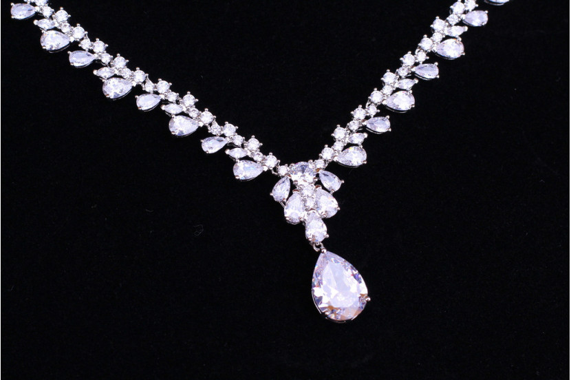Комплект Кольє і сережки Xuping Jewelry Белла сріблястий