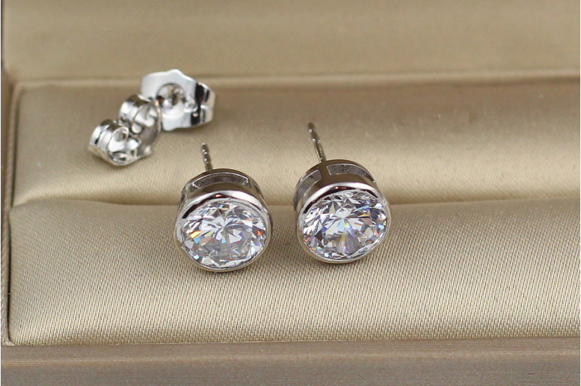 Сережки гвоздики Xuping Jewelry камінь в обідку 8 мм сріблясті