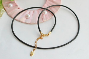 Шнурок каучук Xuping Jewelry 55 см 1,5 мм чорний Шнурок каучук Xuping Jewelry 55 см 1,5 мм чорний