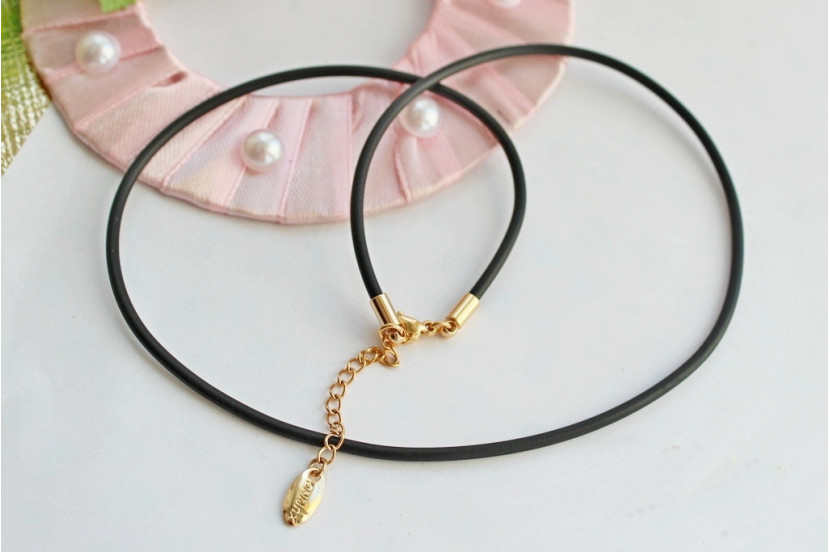 Шнурок каучук Xuping Jewelry 55 см 1,5 мм чорний