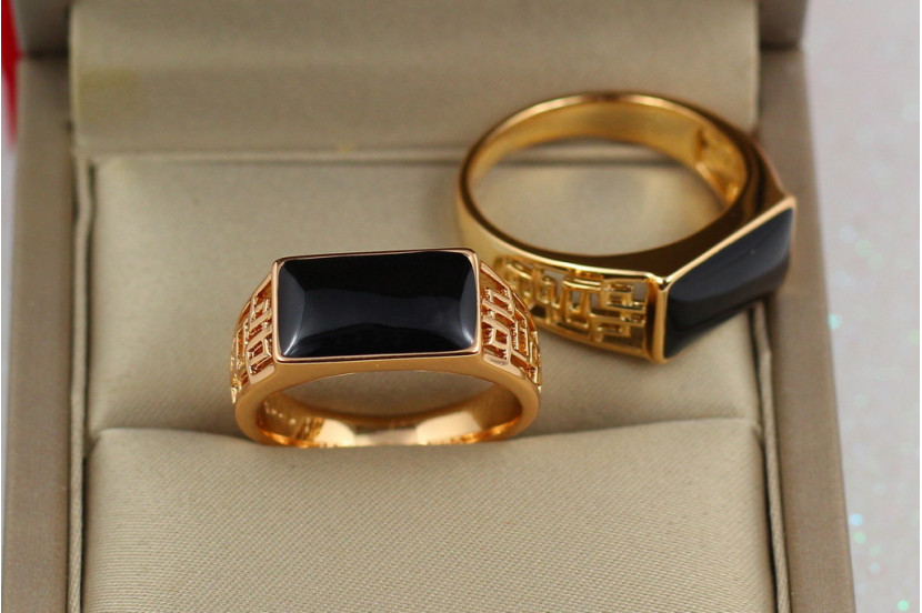 Печатка Xuping Jewelry чорний прямокутник з грецької сіткою з боків р 19 золотиста