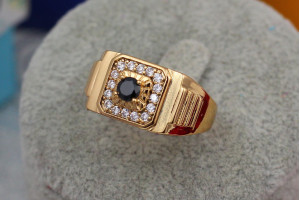 Печатка Xuping Jewelry квадратна з боків сходи до чорного фіаніту в середині 19 р. золотиста