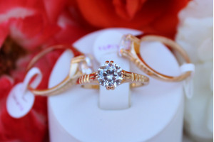 Кільце Xuping Jewelry драбинка з боків з камнем 7 мм р 19