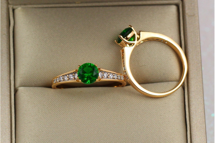 Кільце Xuping Jewelry з зеленим каменем р 16 золотисте