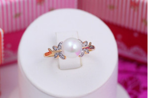 Кільце Xuping Jewelry з родієм перли 8 мм з бабочками з боків р18 золотисте