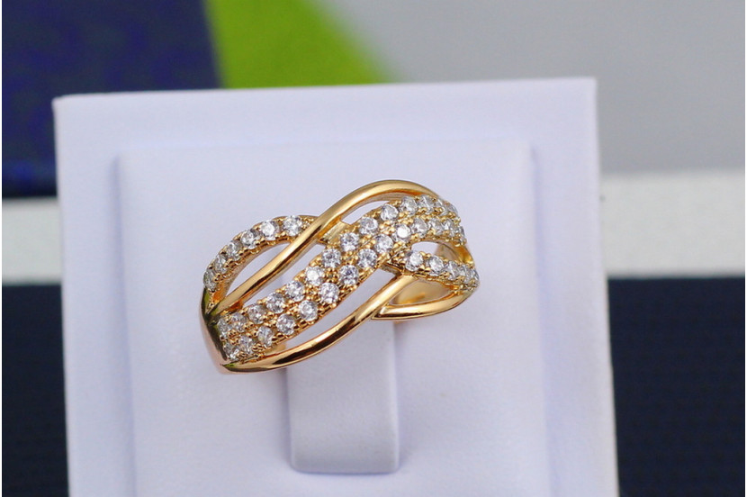 Кільце Xuping Jewelry вісімка переплітаються три доріжки з каменів р 16 золотисте