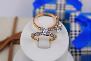 Кільце Xuping Jewelry з родієм камінь 6 мм з боків дрібні каміння р 17