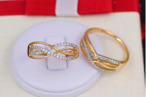 Кільце Xuping Jewelry з родієм хвиляста вісімка р 19 золотисте