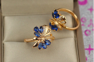 Кільце Xuping Jewelry крильця з синіми каміннями р 16 золотисте