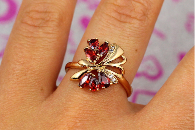 Кільце Xuping Jewelry крильця з червоними каменями р 17 золотисте