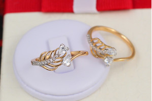 Кільце Xuping Jewelry з родієм пір'їнка р 19 золотисте