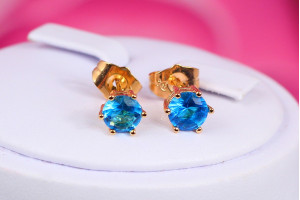 Сережки гвоздики Xuping Jewelry з блакитним камнем шість кріплень 6 мм золотисті