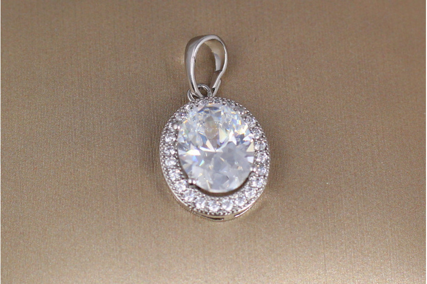 Кулон Xuping Jewelry білий камінь з обідком з фіанітів 1.5 см сріблястий