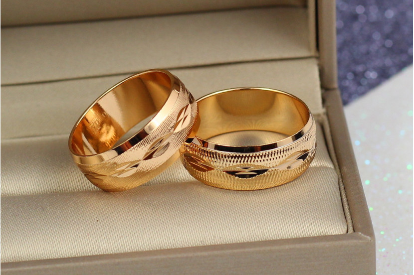 Обручка Xuping Jewelry гранований малюнок крапелька 8 мм р 17 золотиста