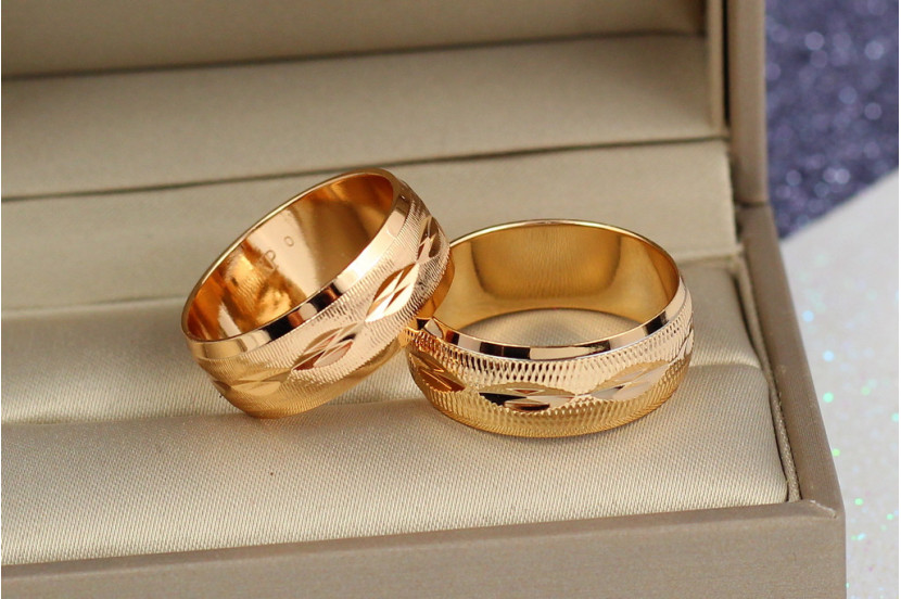 Обручка Xuping Jewelry гранований малюнок крапелька 8 мм р 17 золотиста