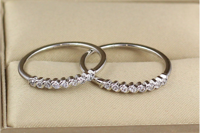 Кільце Xuping Jewelry тонке  доріжка з камінчиків р 17 сріблясте