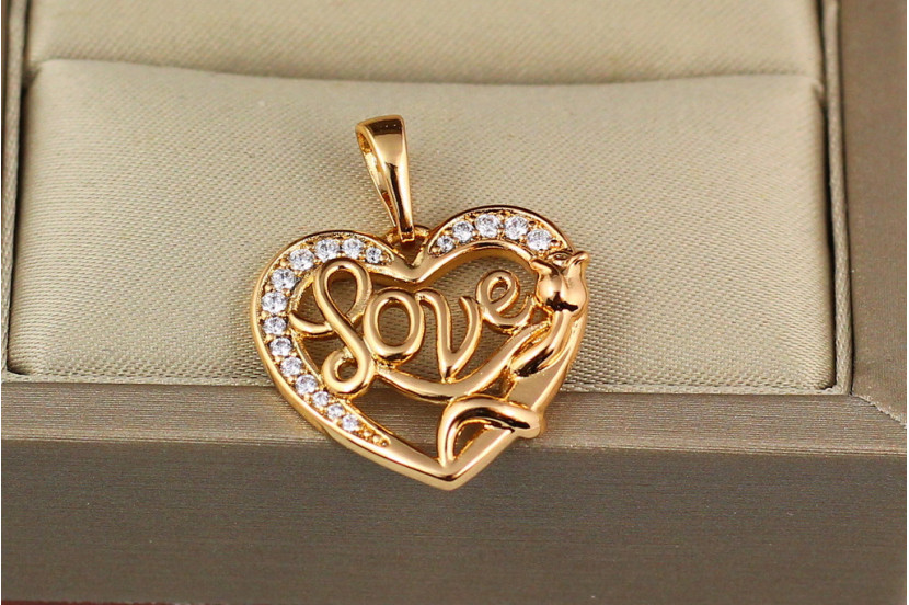 Кулон Xuping Jewelry сердечко лав різьблене з камінчиками 2 см золотистий