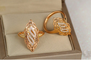 Кільце Xuping Jewelry перстень чотири смужки із камінців у плетінні р 16 золотисте