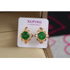 Сережки Xuping Jewelry різьблений ромбик з зеленим камінцем 1.5 см золотисті