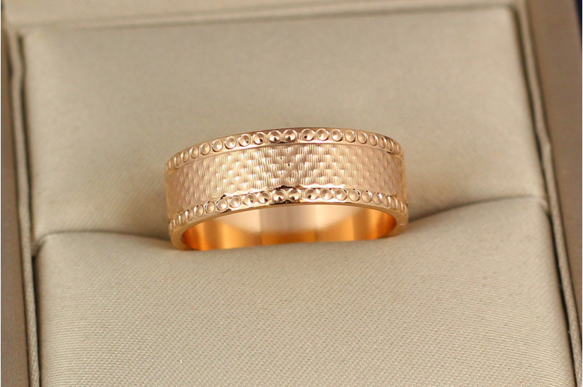 Обручка Xuping Jewelry гранчаста американка 7 мм 20 р золотиста