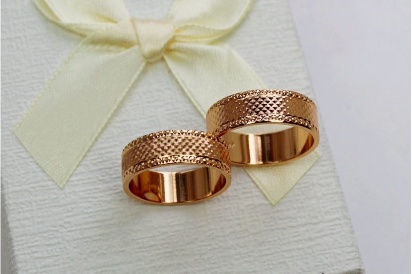 Обручка Xuping Jewelry гранчаста американка 7 мм 20 р золотиста