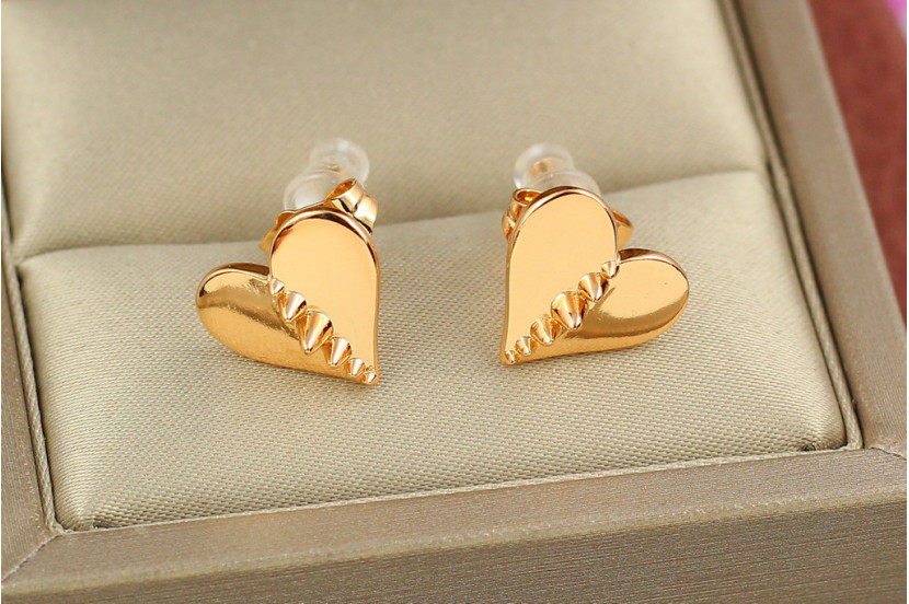 Сережки гвоздики Xuping Jewelry строге серце 1,3 см золотисті