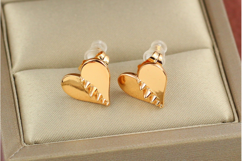 Сережки гвоздики Xuping Jewelry строге серце 1,3 см золотисті