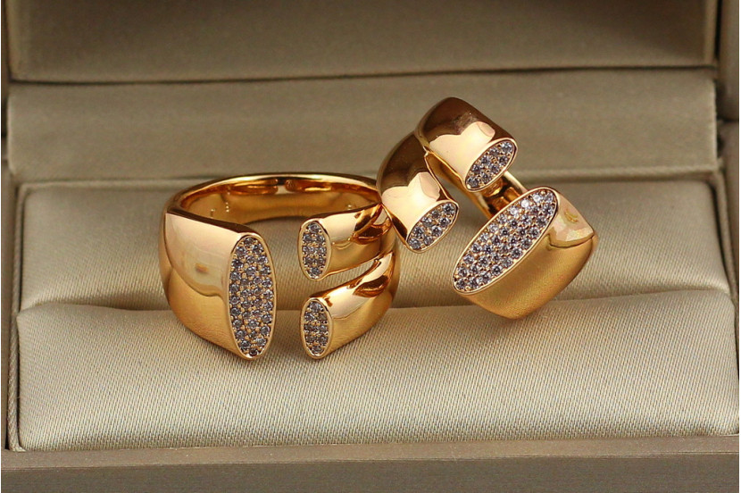 Кільце Xuping Jewelry розсувне три овали з каменів р 18 золотисте