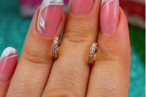 Сережки Xuping Jewelry каблучки з камінням в один ряд 8 мм золотисті