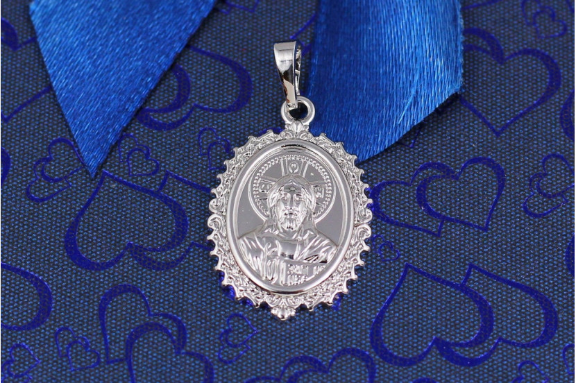 Ладанка Xuping Jewelry овальна з ажурними зубчиками Ісус 2 см срібляста