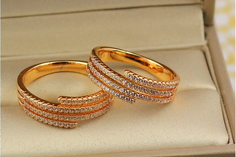 Кільце Xuping Jewelry зустрічні паралелі з каменів р 20 золотисте