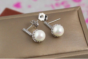 Сережки гвоздики Xuping Jewelry жолуді з перлами 2 см сріблясті