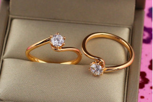 Кільце Xuping Jewelry тонкі вигнуті боки з камнем р 16 золотисте