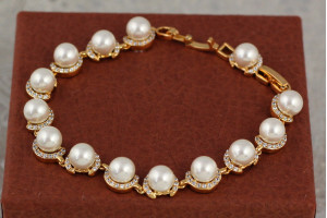 Браслет Xuping Jewelry місячна соната з перлами 17,5 см 9 мм золотистий