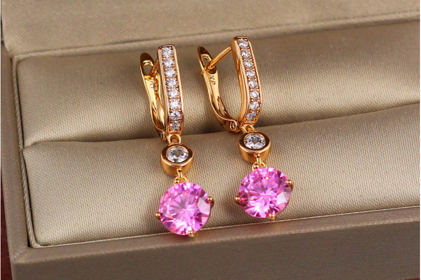 Сережки підвіски Xuping Jewelry з рожевим круглим каменем 3.1 см золотисті