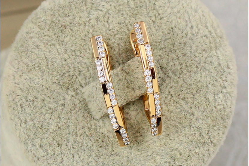 Сережки Xuping Jewelry доріжка з камінцями в шаховому порядку 2.6 см золотисті